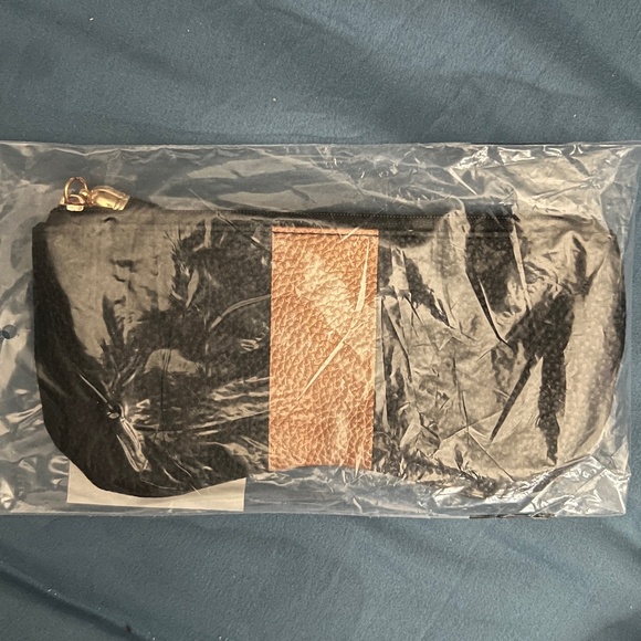 NIB Zigi & Marais Black Pouch with Rose Gold Strip - Picture 7 of 9
